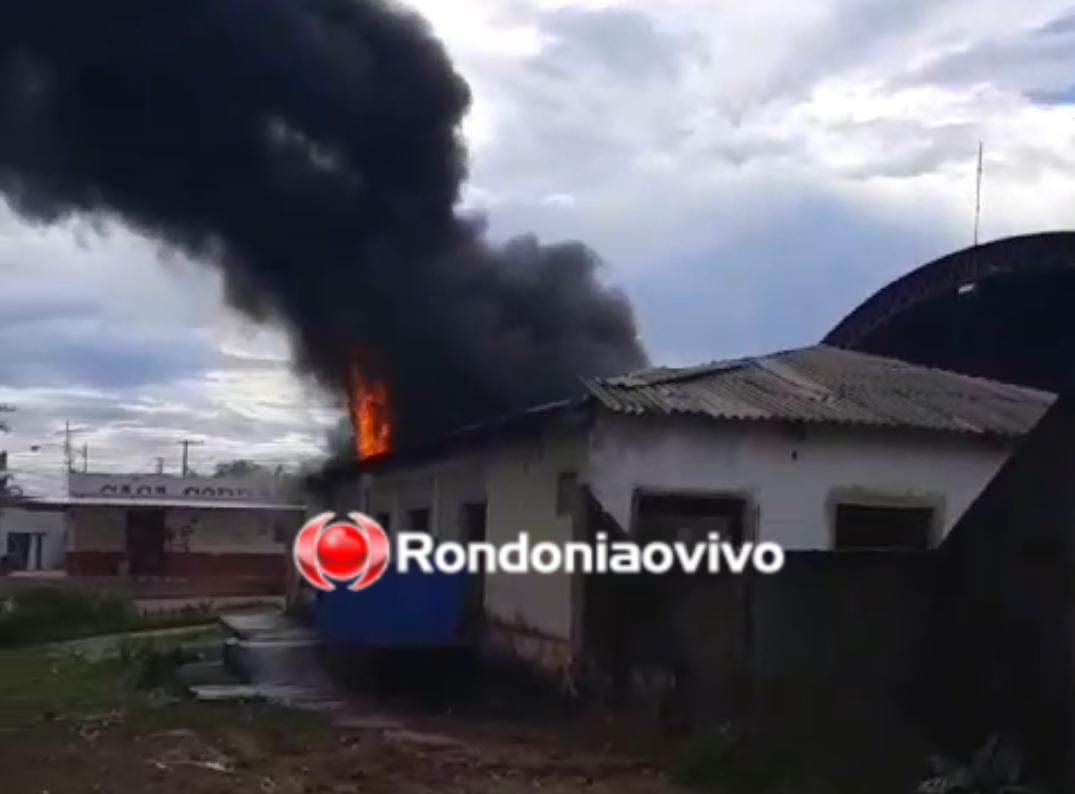 SINISTRO: Prédio do antigo Cras dona Cotinha é destruído por incêndio - VÍDEO 