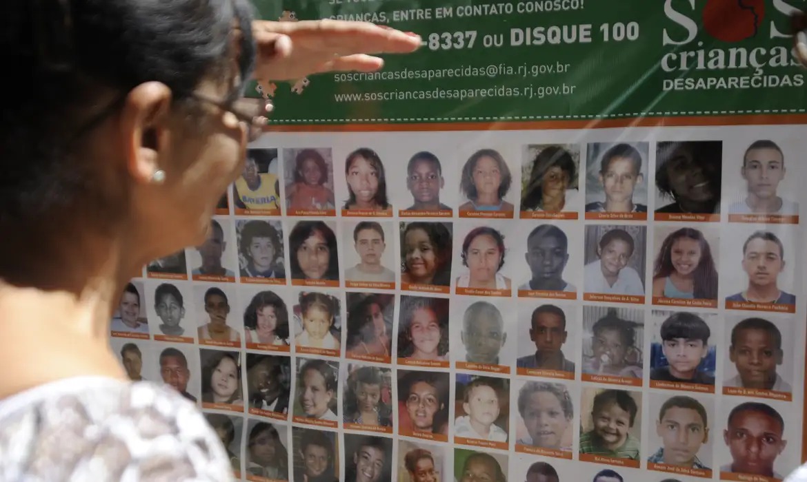 SEM ESPERAR: Desaparecimento de criança pode ser comunicado antes de 24h, diz campanha