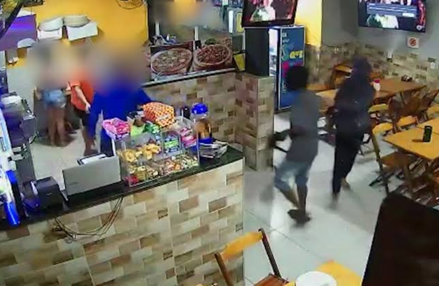 LATROCÍNIO TENTADO: Empresário é atacado a tiros durante assalto em pizzaria