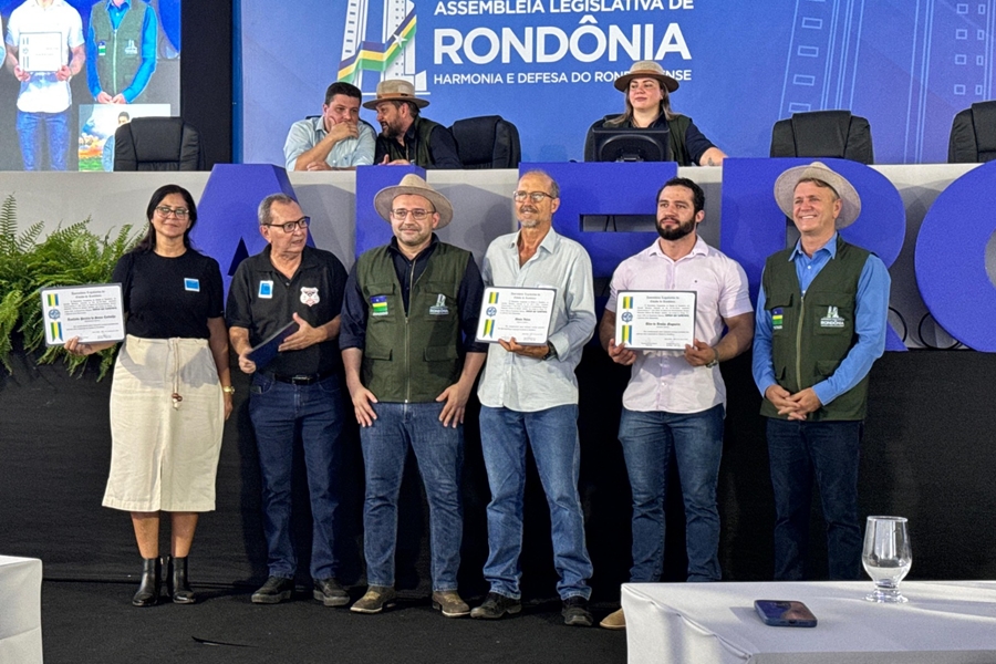 RIBEIRO DO SINPOL: Assembleia Legislativa entrega votos de louvor à policiais na RO Rural Show