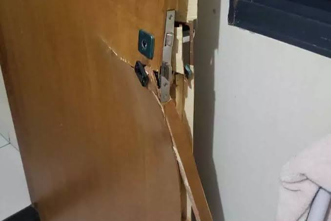 ATAQUE DE FÚRIA: Mulher tem casa invadida pelo ex-marido que arrombou porta e é espancada 