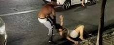 ABSURDO: Jovem é agredida e arrastada pelos cabelos no asfalto por ex-marido 