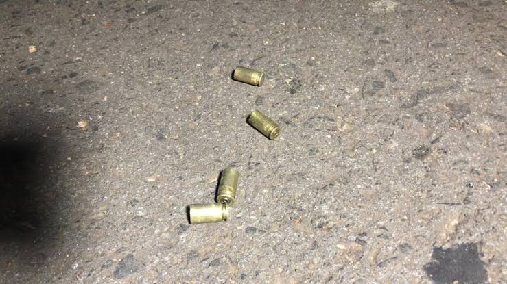 CINCO TIROS: Casal em veículo Pulse é preso por disparos de arma de fogo e ameaça