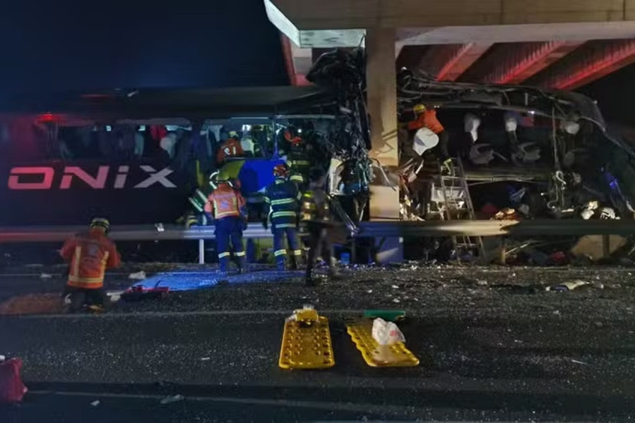 BATIDA: Acidente com ônibus deixa 10 mortos e 42 feridos 