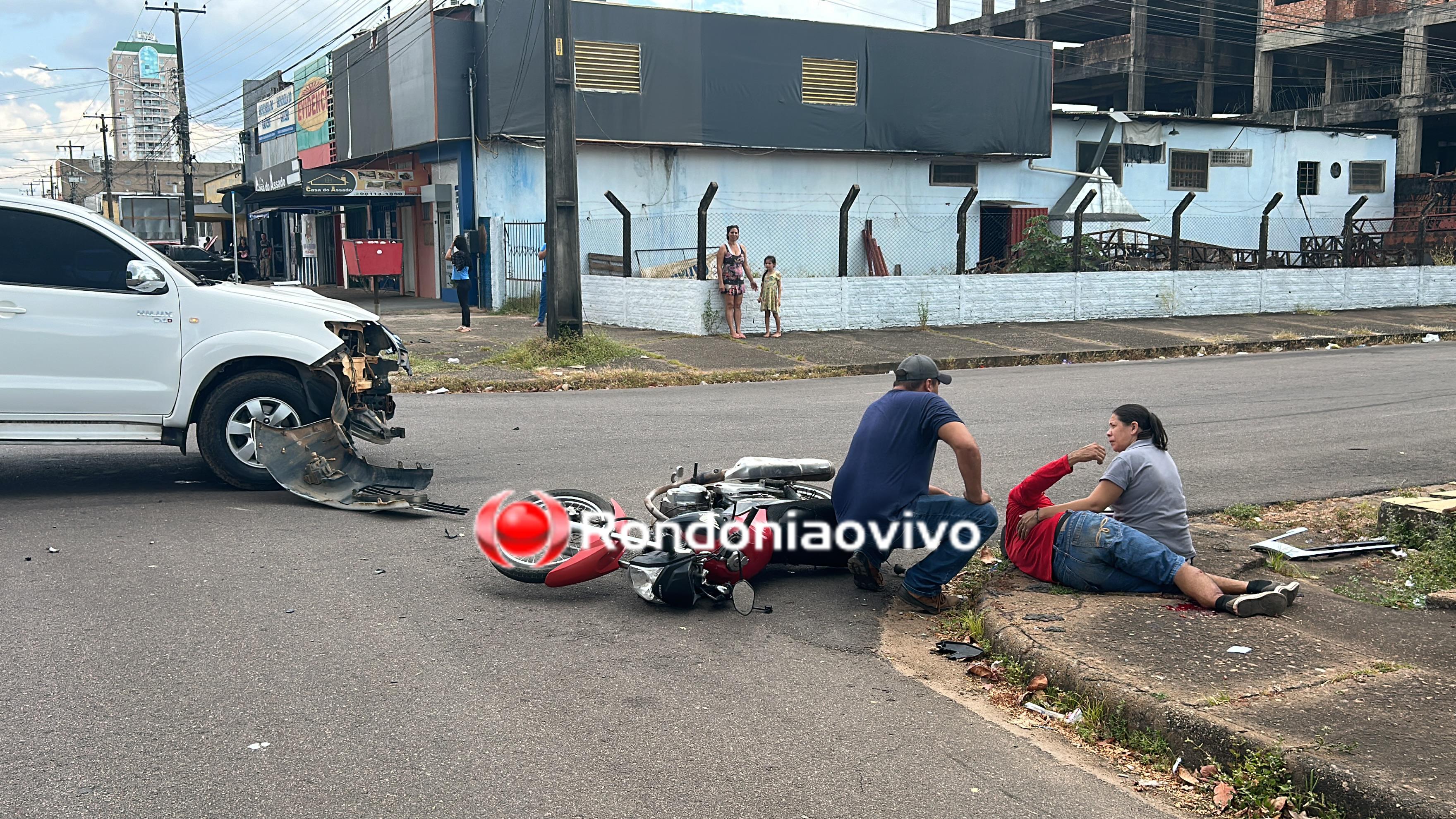 HILUX AVANÇOU: Motociclista sofre gravíssima fratura exposta em acidente no Centro