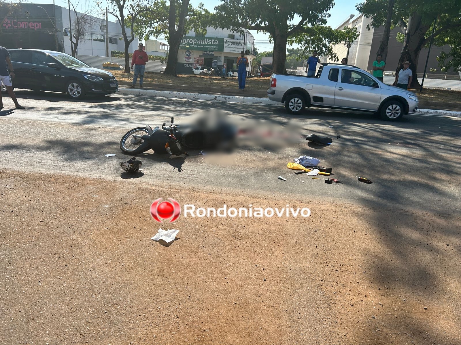 URGENTE: Motociclista morre atropelado por carreta na Jorge Teixeira