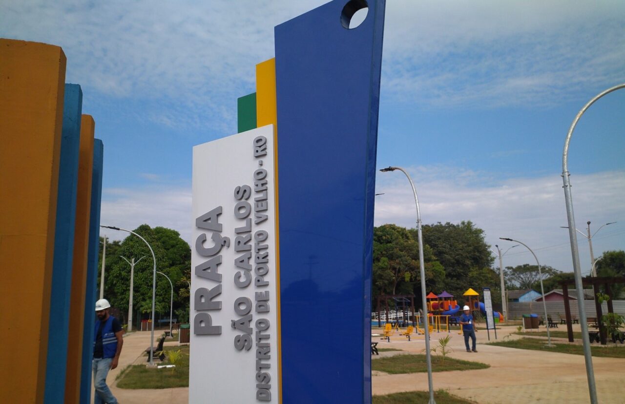 MARCOS ROCHA: Governador entrega praça revitalizada aos moradores do distrito de São Carlos