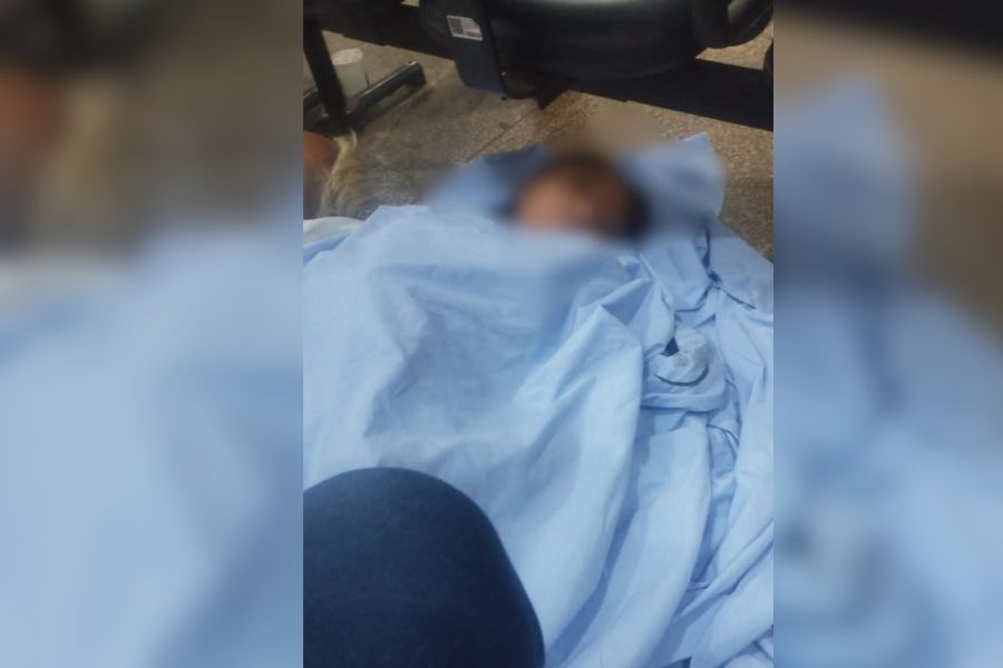 INSUSTENTÁVEL: Pacientes esperam atendimento no chão do Hospital JP II em Porto Velho