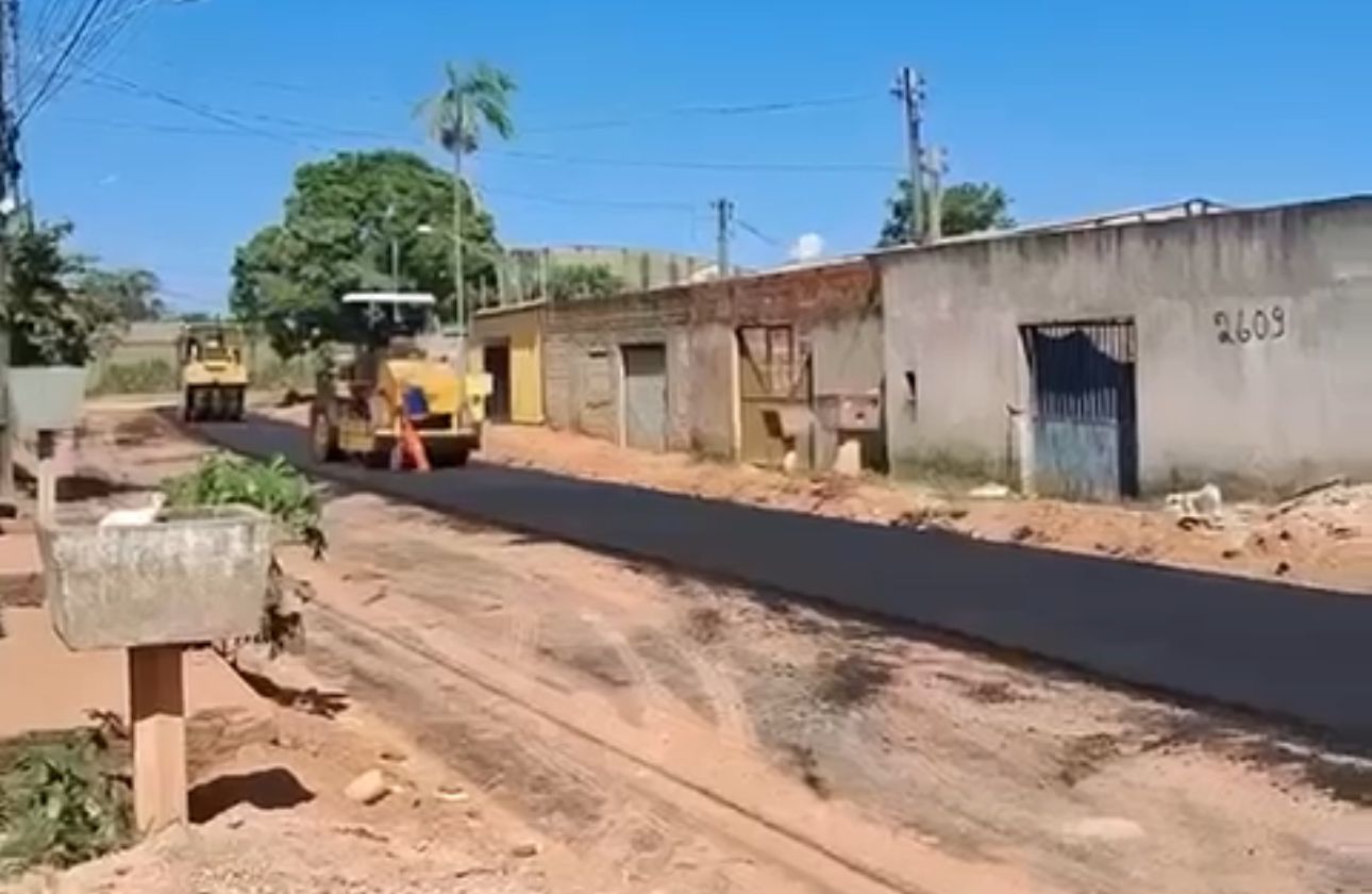 MARCELO REIS: Após pedido de providência de vereador ruas do Três Marias recebem asfalto