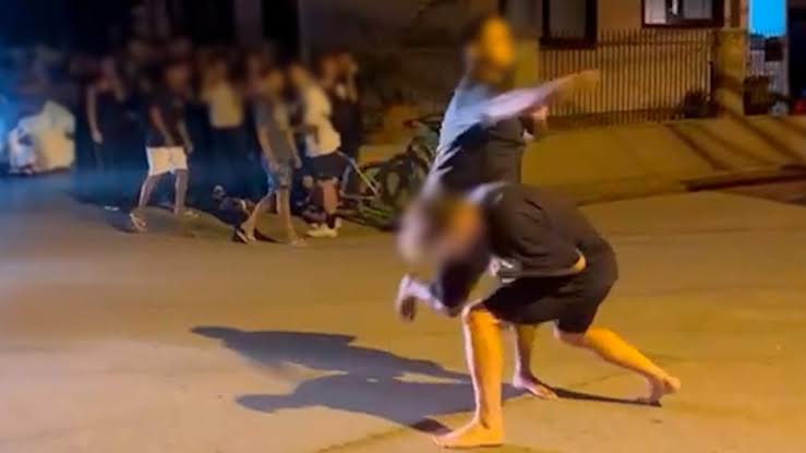 NO PESCOÇO: Jovem sofre tentativa de latrocínio ao reagir assalto na Avenida Jatuarana 