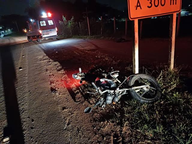 CIÚMES DO IRMÃO: Mulher cai de moto com marido para não ser torturad@ na Estrada da Penal