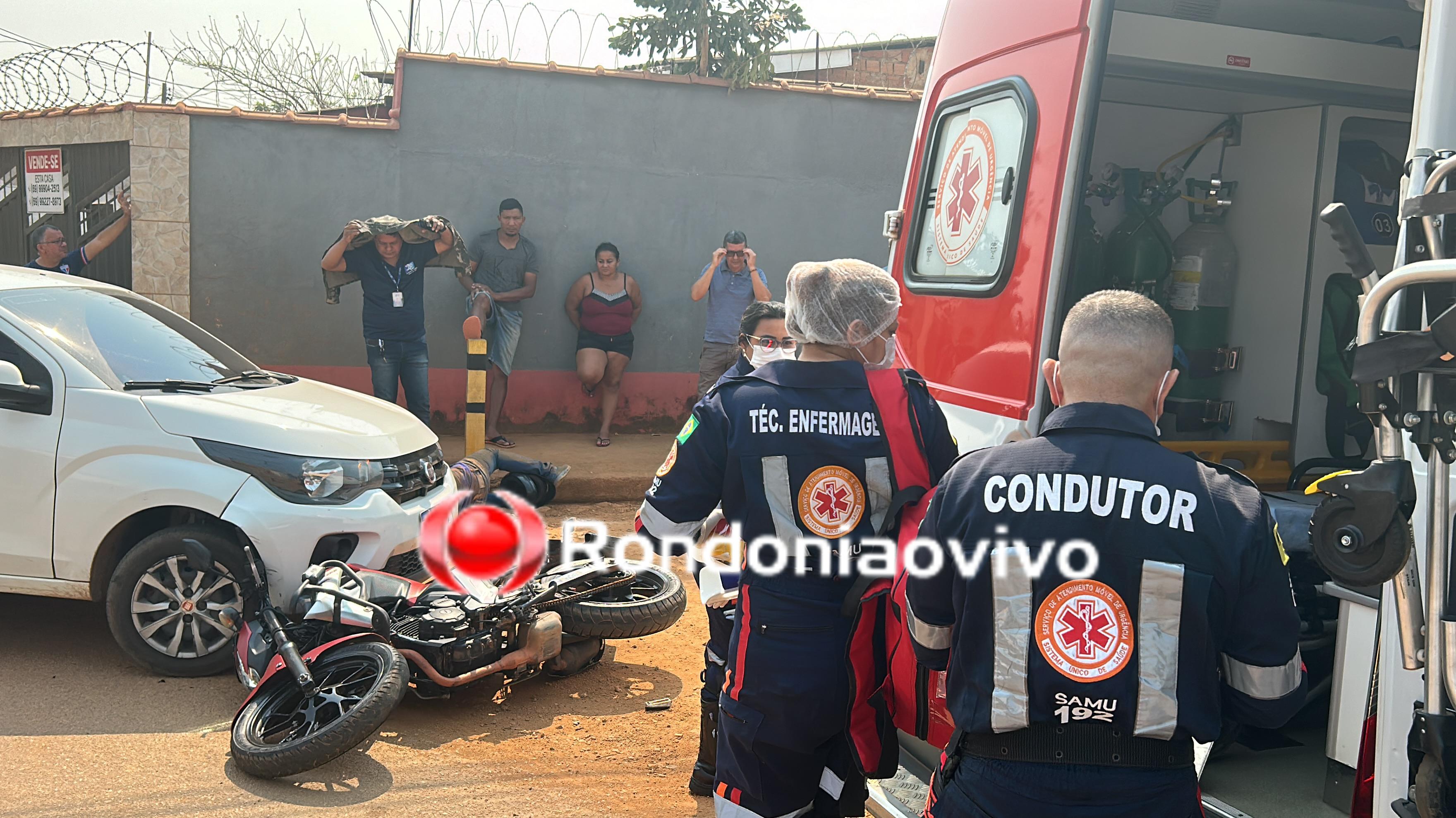 ASSISTA: Motociclista bate de frente com carro e fica gravemente ferido