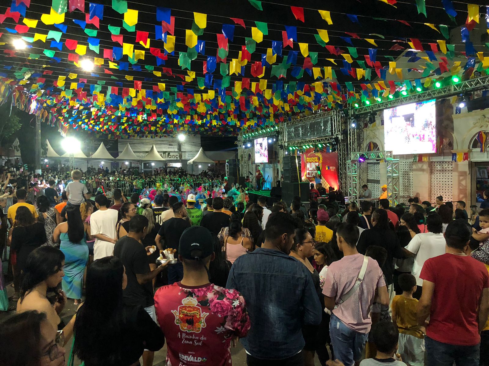 RESENHA SERTANEJO: Hoje tem churrascada e show de Marcos Araújo no Mercado Cultural