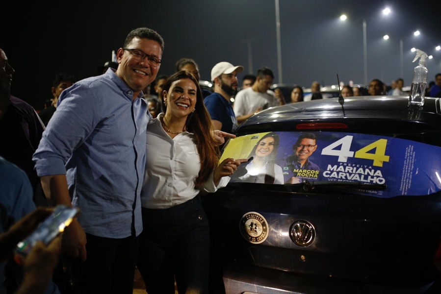 ELEIÇÕES 2024: Marcos Rocha e Mariana Carvalho iniciam campanha rumo ao predio Relógio 
