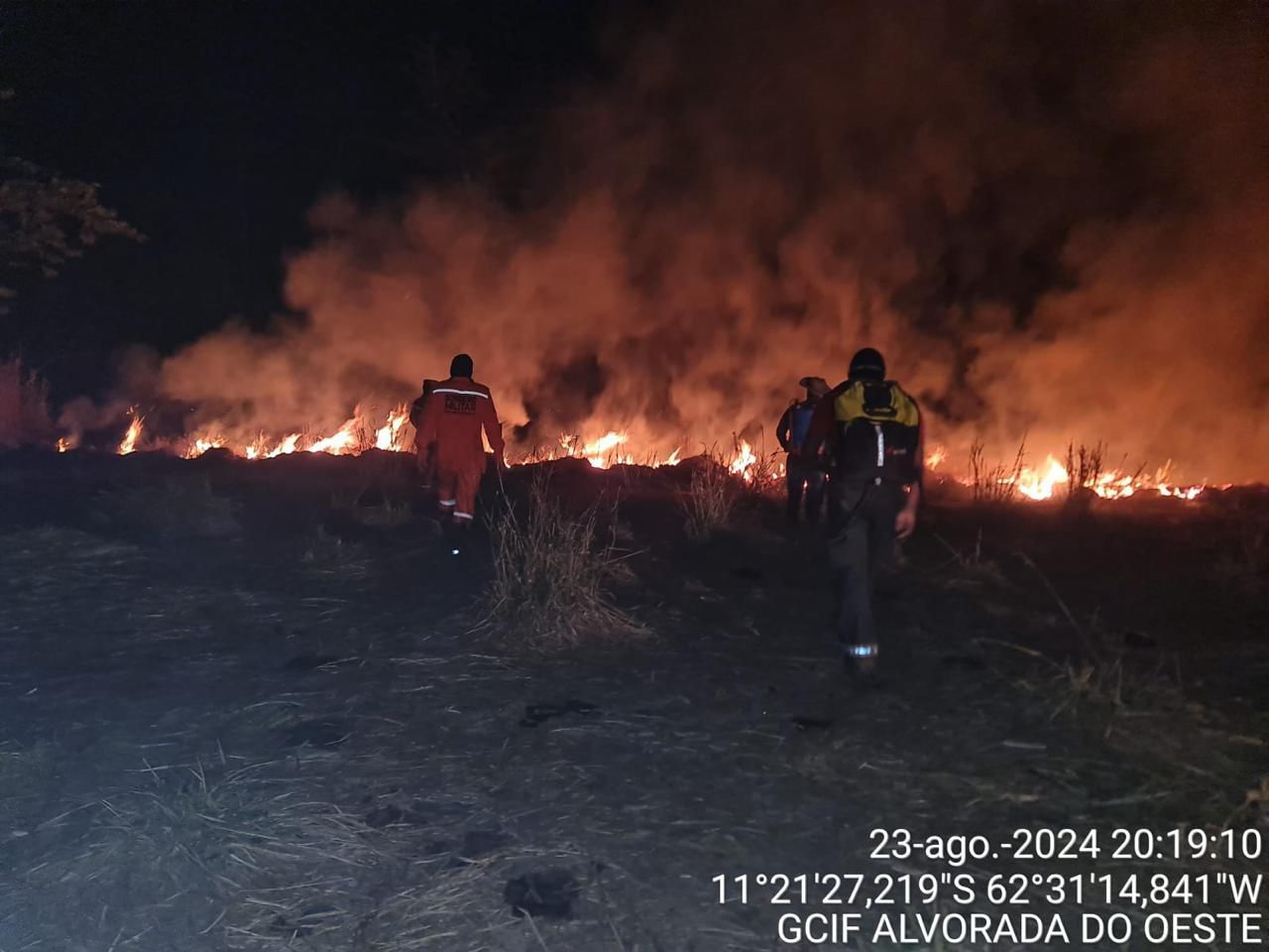 ALVORADA D'OESTE: Marcos Rocha envia Força-Tarefa para eliminar incêndios florestais