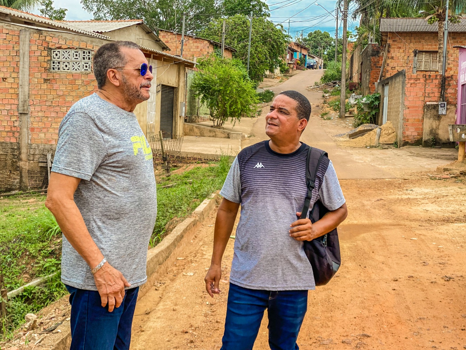 MACÁRIO BARROS: Vereador solicita desobstrução urgente de esgoto no Bairro Costa e Silva