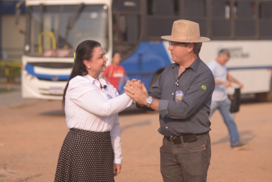 RAQUEL DONADON: Candidata e Pastor Zimermann impulsionam projeto para instalação de frigorífico 