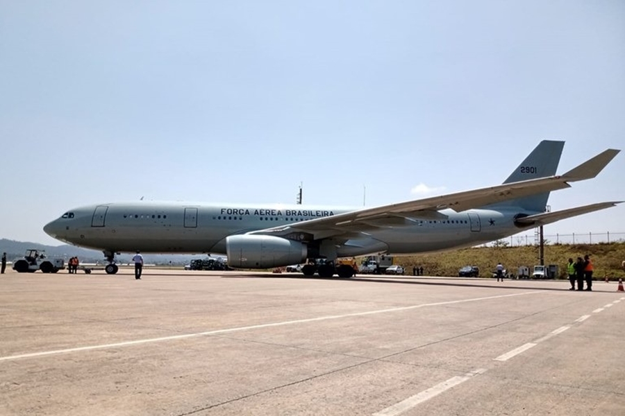 BRASIL: Avião da FAB com brasileiros repatriados pousa em São Paulo