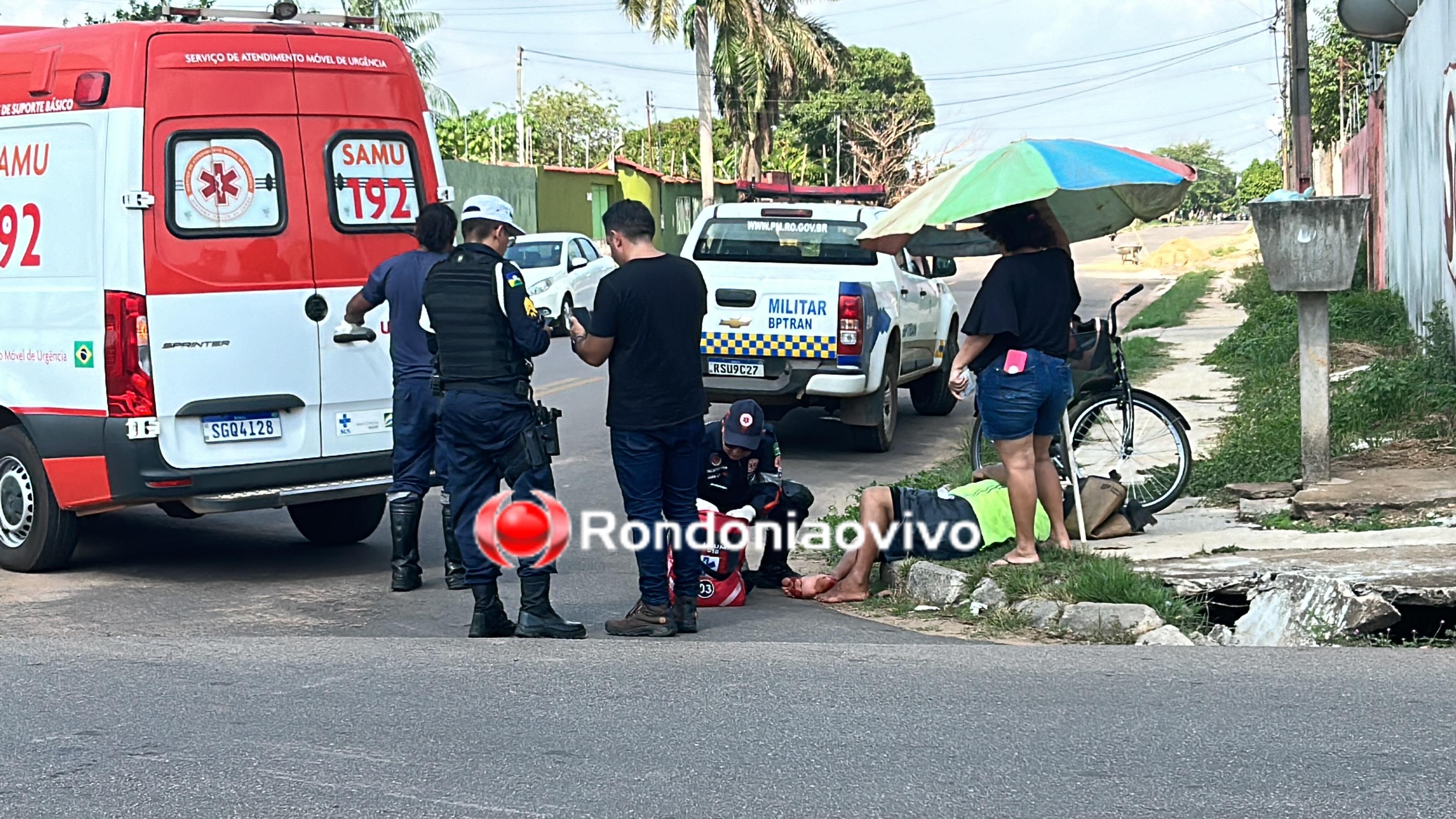 VÍDEO: Motociclista sofre fratura após colidir contra carro que saía de garagem