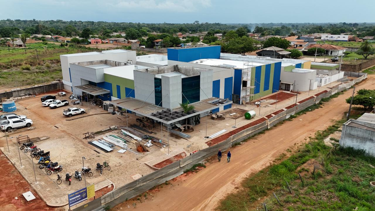 TAISSA SOUSA: Deputada acompanha avanços nas Obras do Hospital Regional de Guajará-Mirim