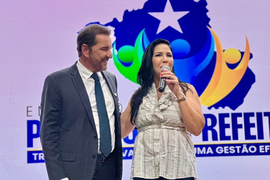 CRISTIANE LOPES: Deputada reafirma compromisso com o fortalecimento dos municípios de RO