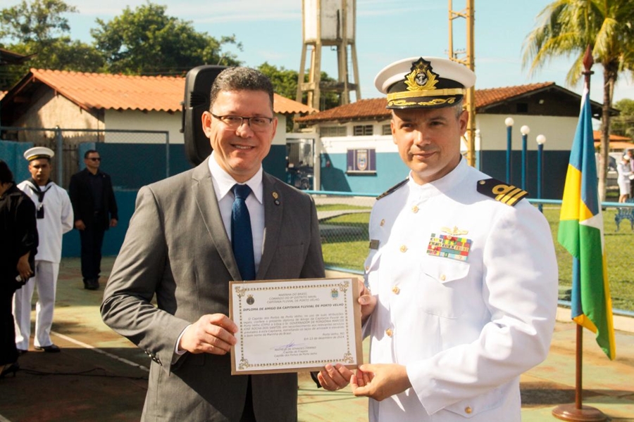 DIA DO MARINHEIRO: Governador participa de celebração em homenagem ao Almirante Tamandaré