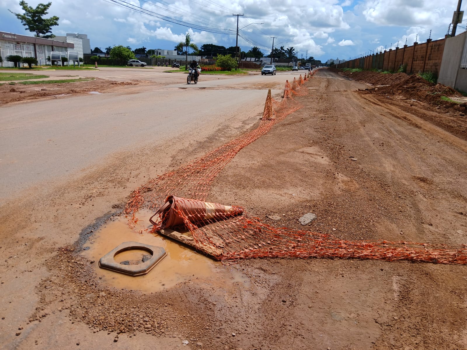 PEDIDO DE PROVIDÊNCIA: Obras paradas na estrada da Penal geram transtornos em PVH