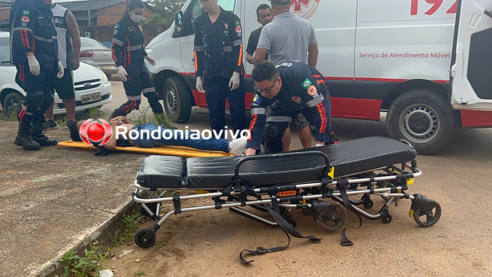 VÍDEO: Motociclista sofre grave acidente em batida envolvendo caminhão