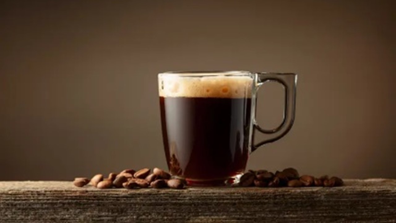 CEDO OU À TARDE: O melhor momento de tomar café para a saúde do coração 