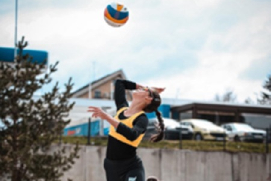 VÔLEI DE PRAIA: Atleta rondoniense conquista medalha de prata na Sérvia 
