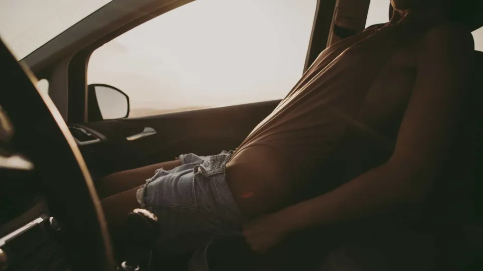 VAMOS CONVERSAR?: S&x0, perigo e desejo, por que o proibido atrai tanto? - Por Marcela Bomfim 