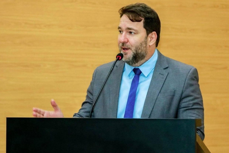 ALEX REDANO: Presidente propõe extensão do piso da enfermagem a técnicos do sistema prisional