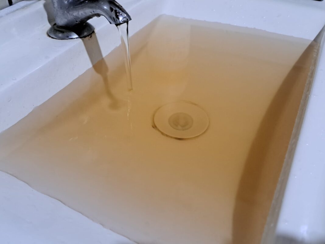 MÁ QUALIDADE: Serviços da CAERD podem cair na mão de empresa que acumula denúncias