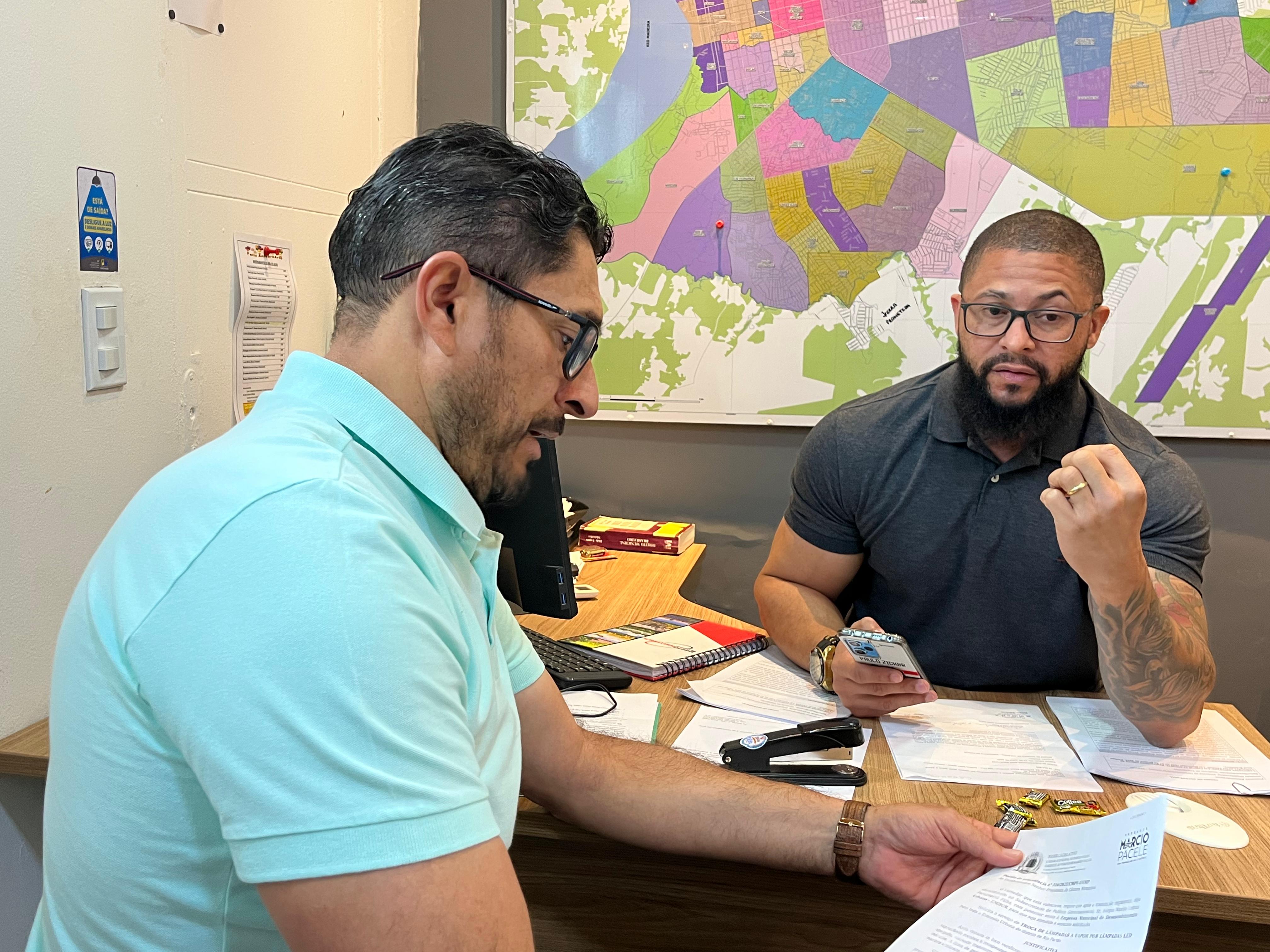 MÁRCIO PACELE: Solicitação do vereador garante iluminação de LED no distrito de Rio Pardo