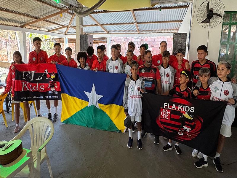 INCENTIVO: 50 jovens de projeto social viajam para teste no Flamengo-RJ 