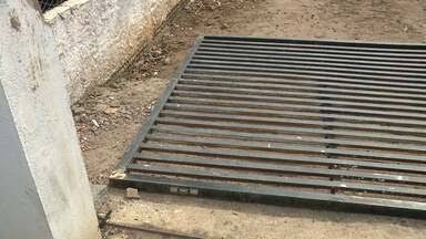 TRÁGICO: Menino de um ano morre após ser atingido por portão de residência 