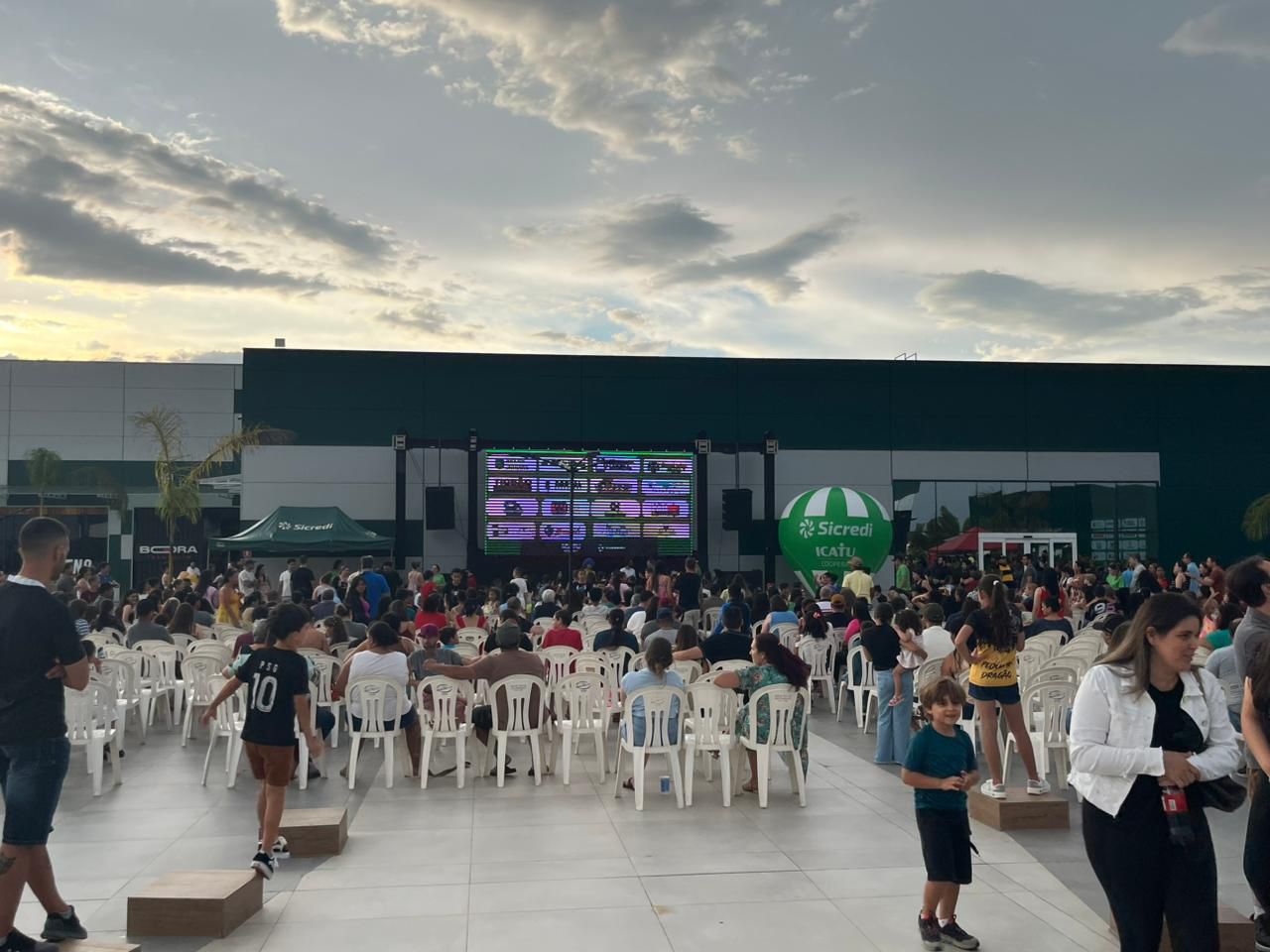 CINE SICREDI: Cinema, magia e cooperação marcam Dia das Crianças em Vilhena