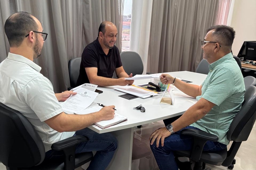 WANOEL MARTINS: Vereador reforça compromisso com a saúde pública em reunião com secretaria 