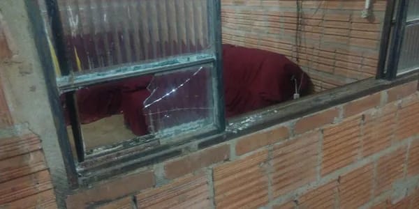 NO NATAL: Filha embriagada agride a mãe e causa destruição em residência