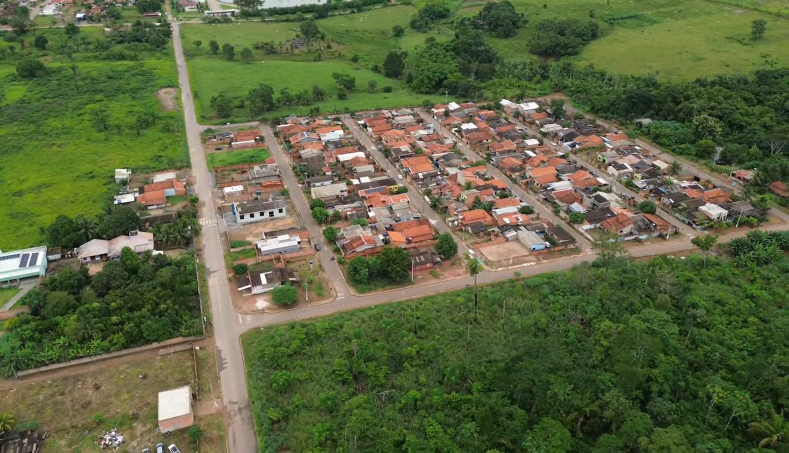CÁSSIO GOIS: Deputado leva lazer a Cacoal com construção de nova praça
