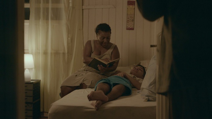 ELA MORA LOGO ALI: Uma crônica linda sobre urbanidade, mãe atípica e literatura - Por Marcos Souza 