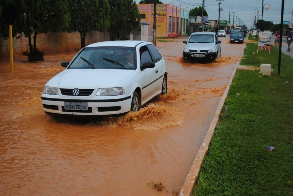 ÁGUAS PLUVIAIS: Vilhena anuncia investimento de R$ 8 milhões para combater alagamentos