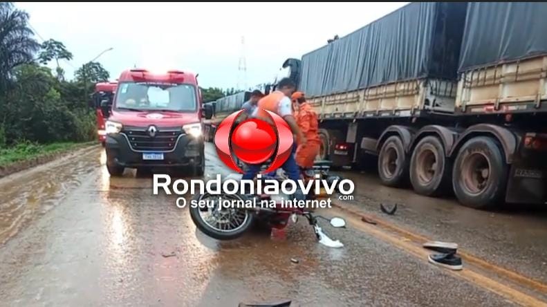 URGENTE: Motociclista bate na traseira de carreta na cabeceira da ponte