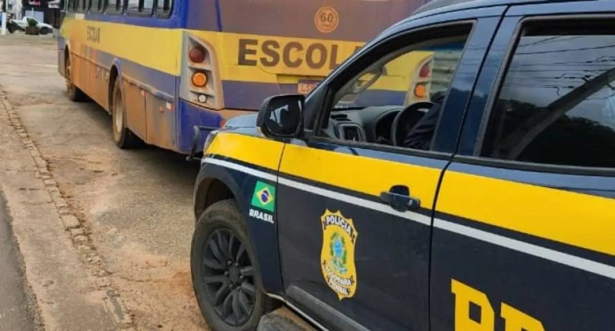 EM VILHENA: Motorista de transporte escolar foge de fiscalização da PRF e abandona alunos 