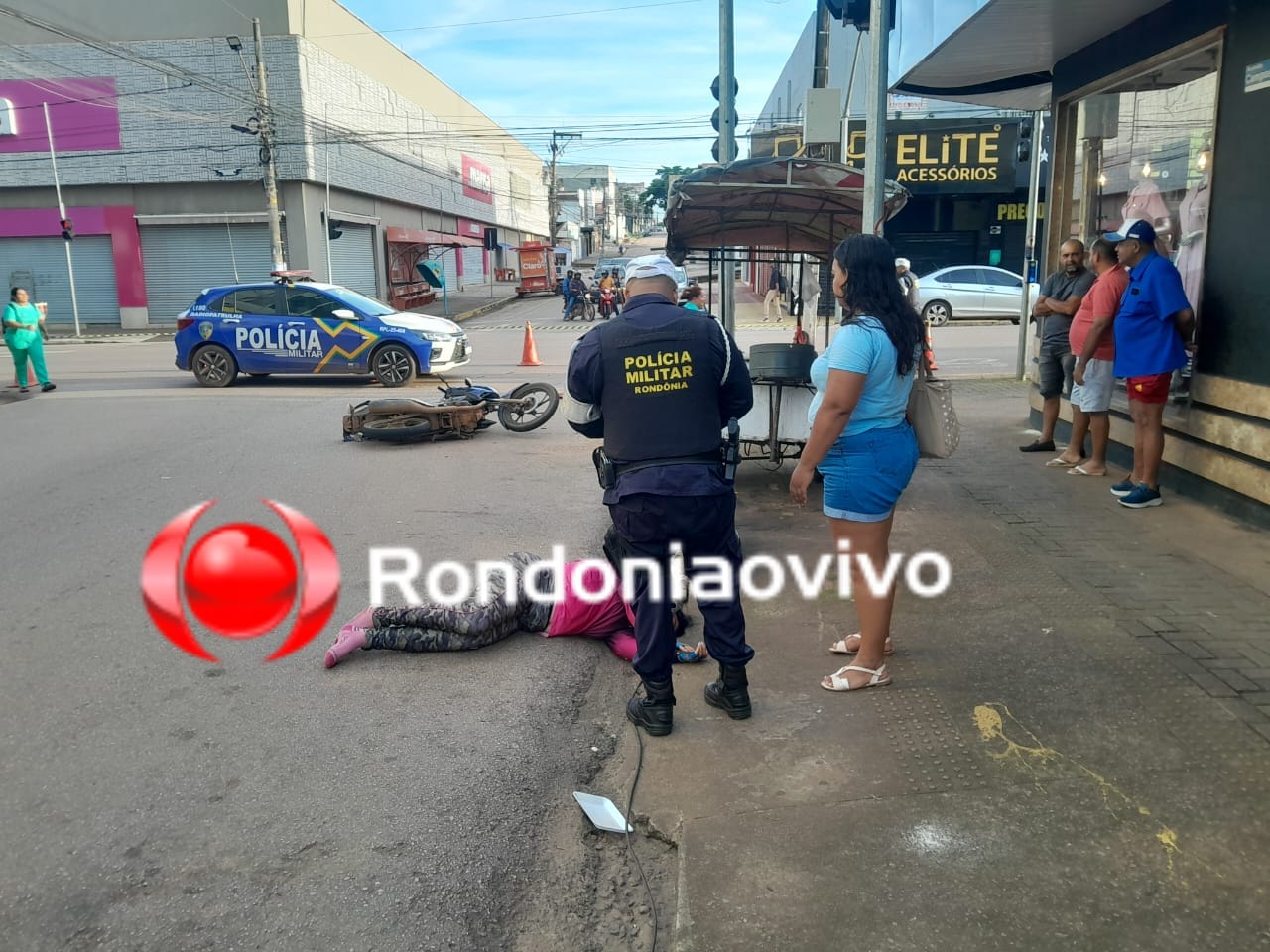 URGENTE: Homem e mulher ficam seriamente feridos em acidente na '7'