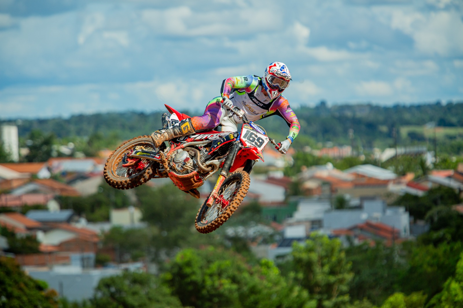 LIMERO: Abertura da temporada estadual reúne nomes do motocross em Cacoal