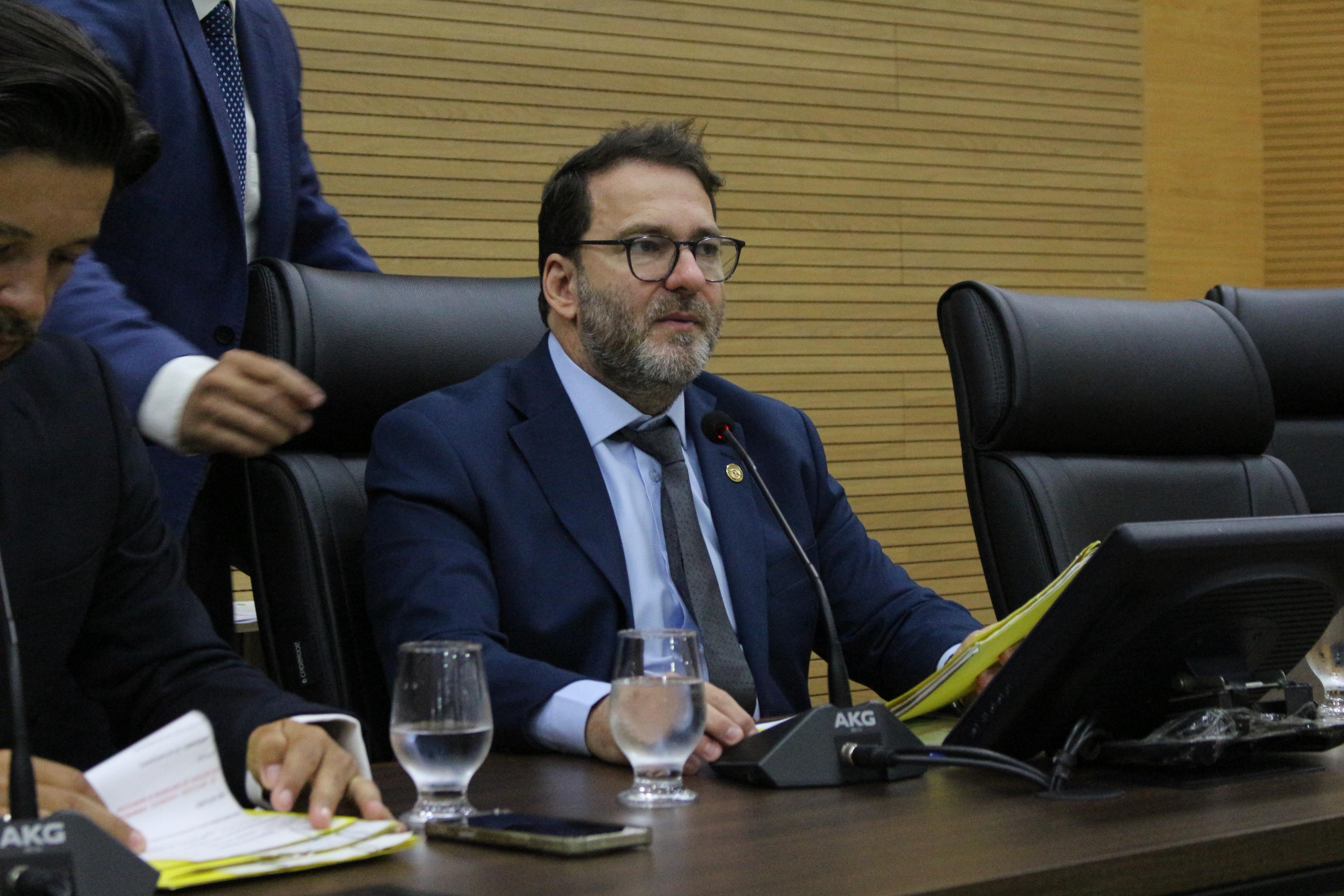 ALEX REDANO: Deputado garante ônibus semileito de R$ 2,6 milhões ao município de Ariquemes