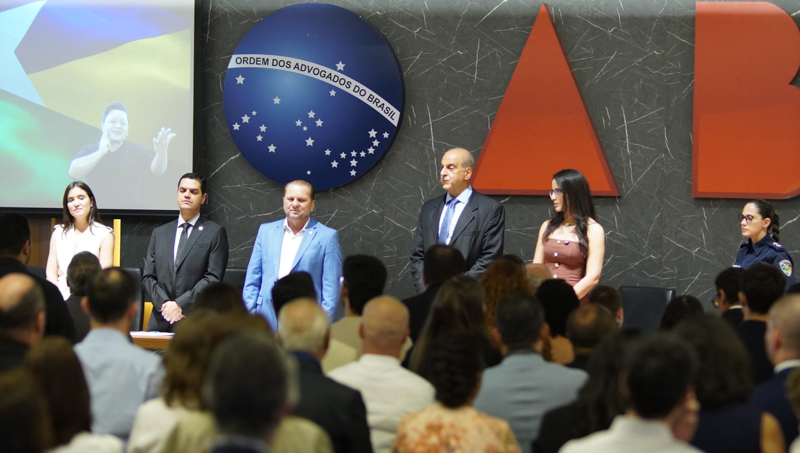 CIRONE DEIRÓ: Sessões solenes homenageiam profissionais e lideranças em Cacoal