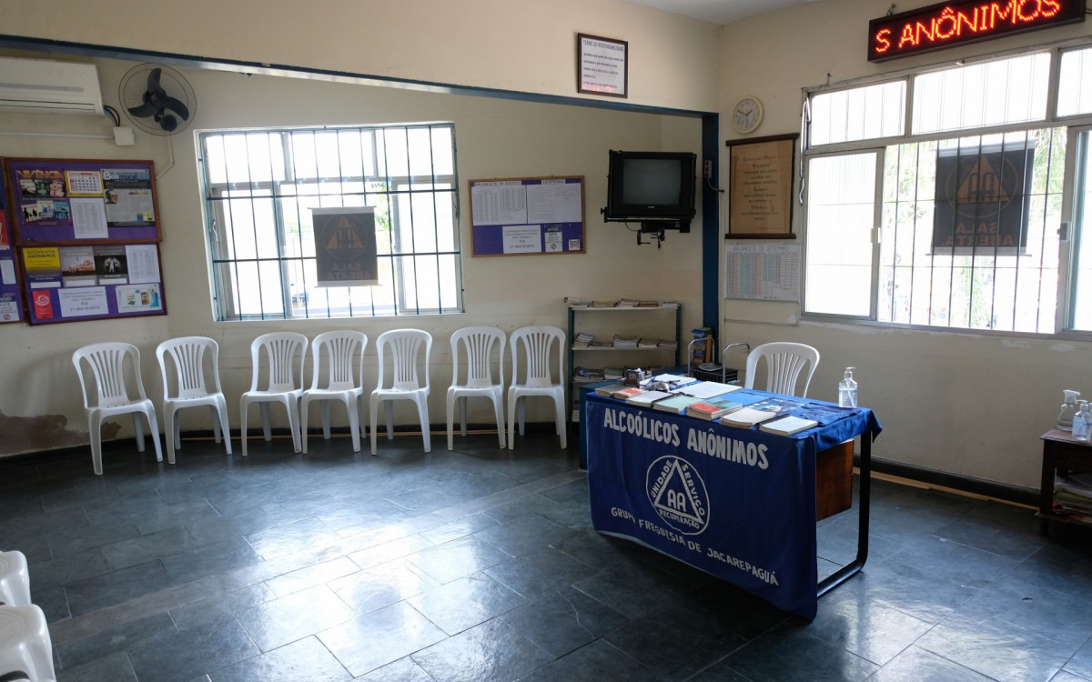 INTEGRAÇÃO E APOIO: Seminário destaca papel dos Alcoólicos Anônimos na recuperação de dependentes
