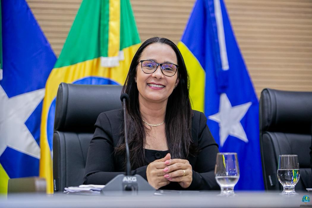 ROSANGELA DONADON: Deputada garante quase R$1 milhão para playgrounds em escolas de Chupinguaia